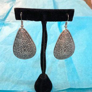Dangling Pewter colored earrings with hook closures